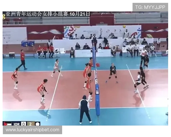 顾茜茜稳健防守助力中国U16女排快攻一传到位 顾茜茜稳健防守助力中国U16女排快攻一传到位