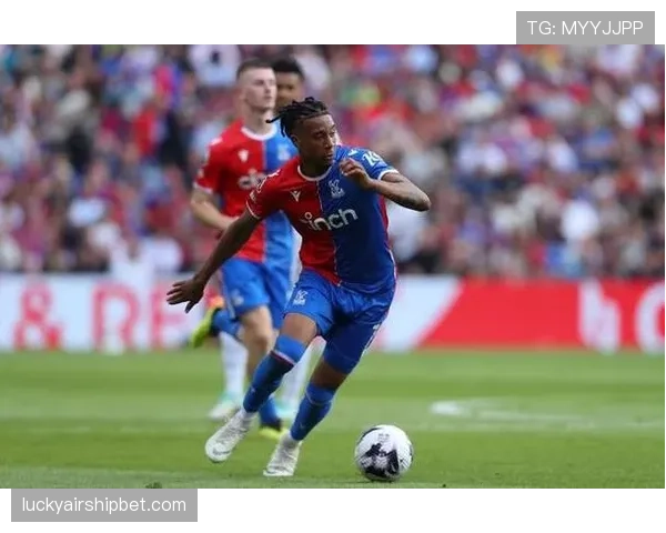 罗马诺：拜仁一直在关注扬-迪奥曼德，巴黎同样持续跟进